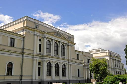 SPRING OF THE BOSNA & VISIT TO MUSEUM