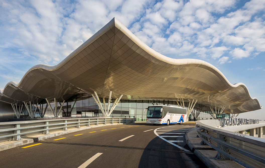 Polazak do međunarodnog aerodroma i završetak ture