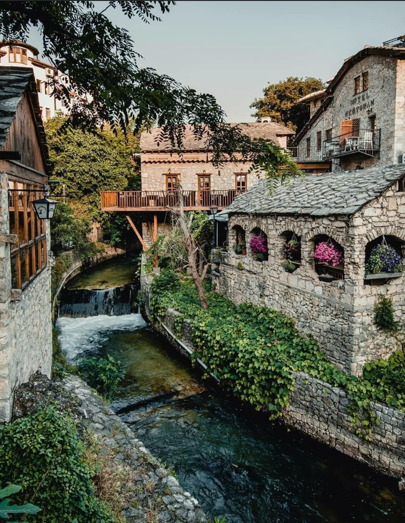 Travnik, dom nobelovca Ive Andrića i ćevapa i sira, vrijedi posjetiti. Posjetite Bosansku piramidu sunca